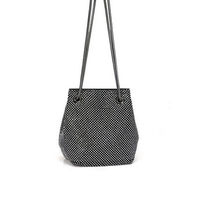 Bolsa clutch luxuosa para festas detalhes em formato diamante